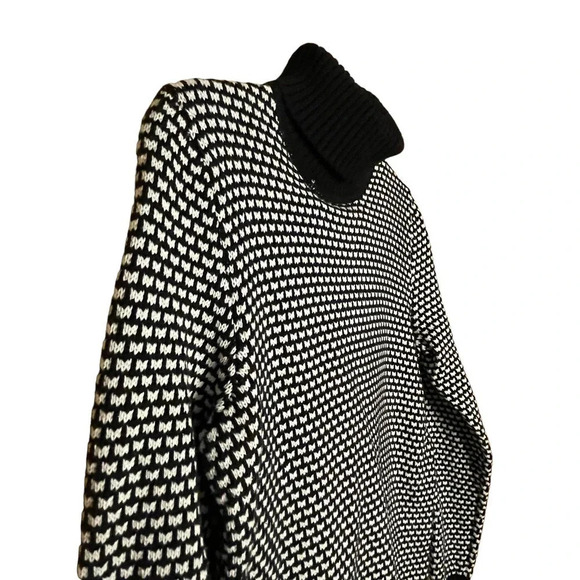 Karen Scott Women's Cotton Knit Black and White Turtleneck Sweater Size Medium - Picture 3 of 7